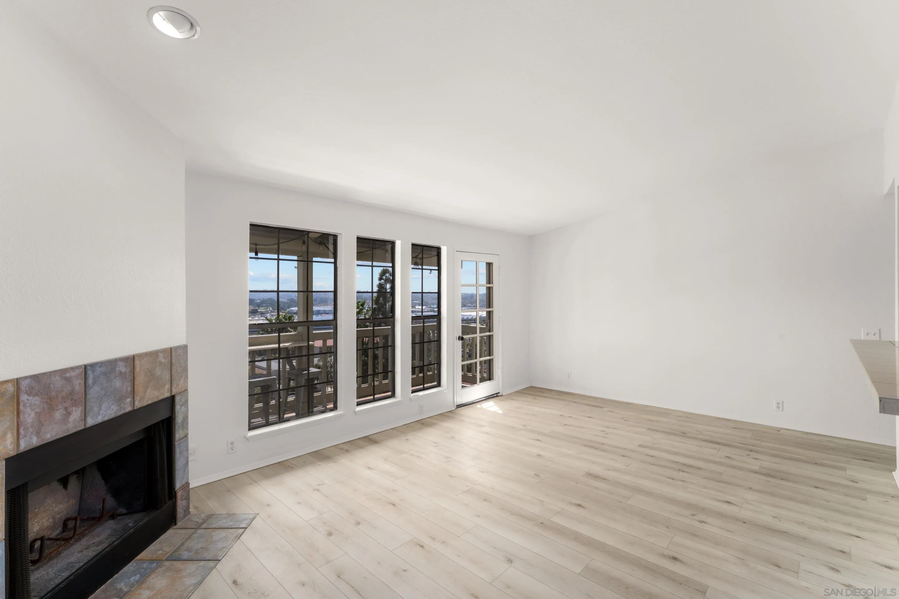 2235 Linwood Street Unit A6