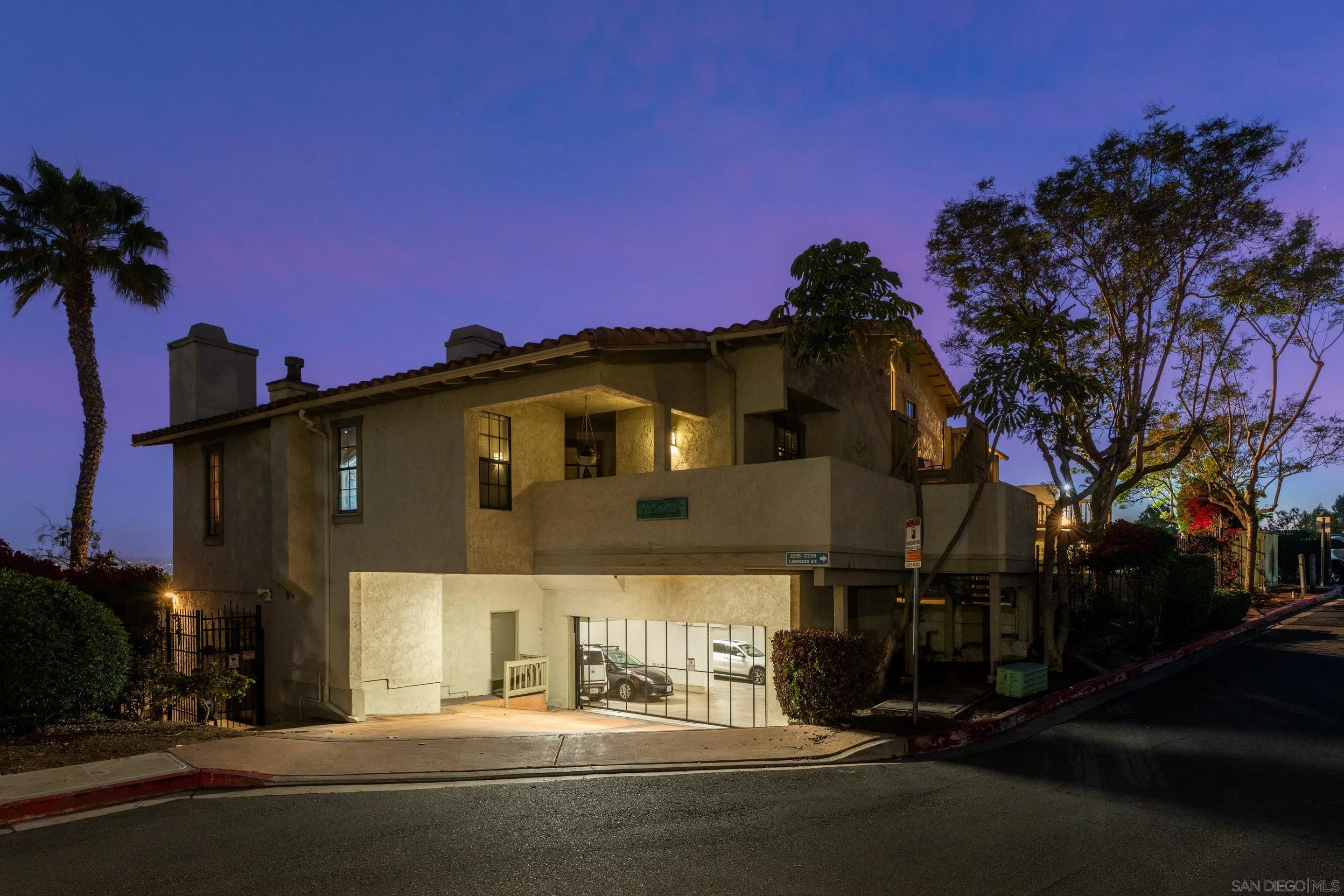 2235 Linwood Street Unit A6