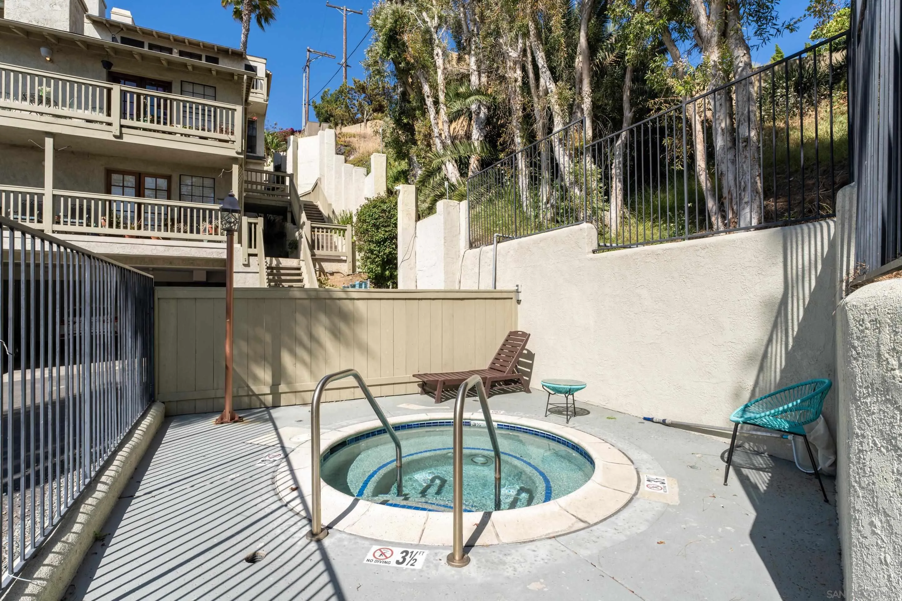 2235 Linwood Street Unit A6