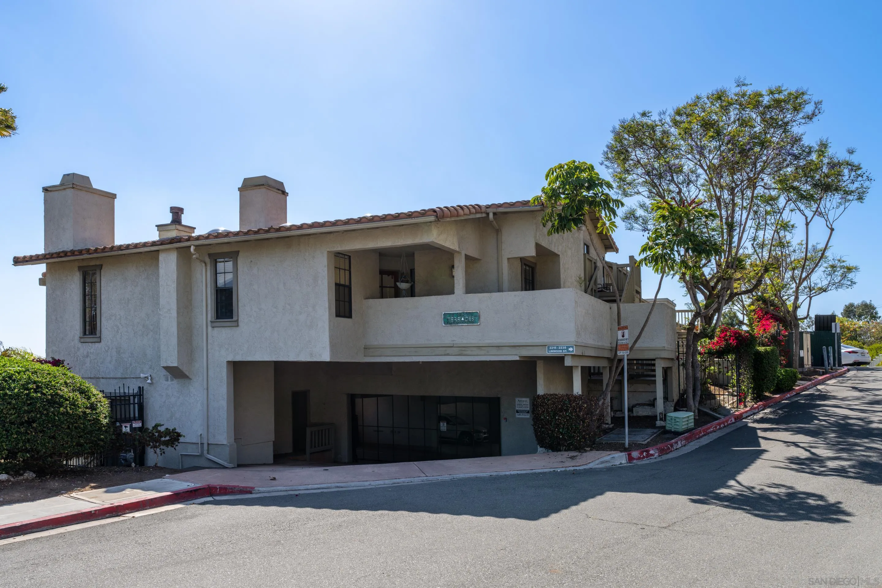 2235 Linwood Street Unit A6