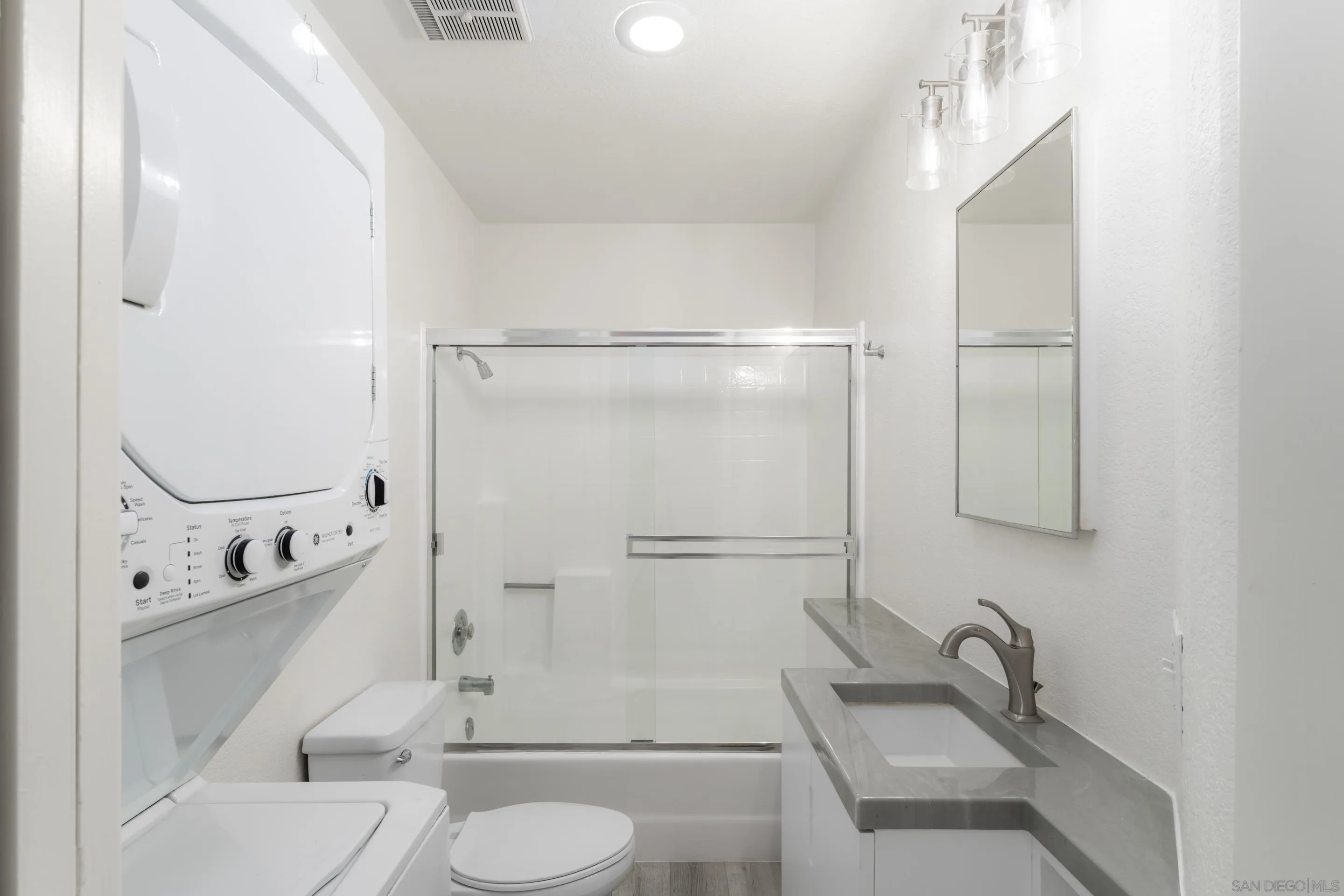 2235 Linwood Street Unit A6