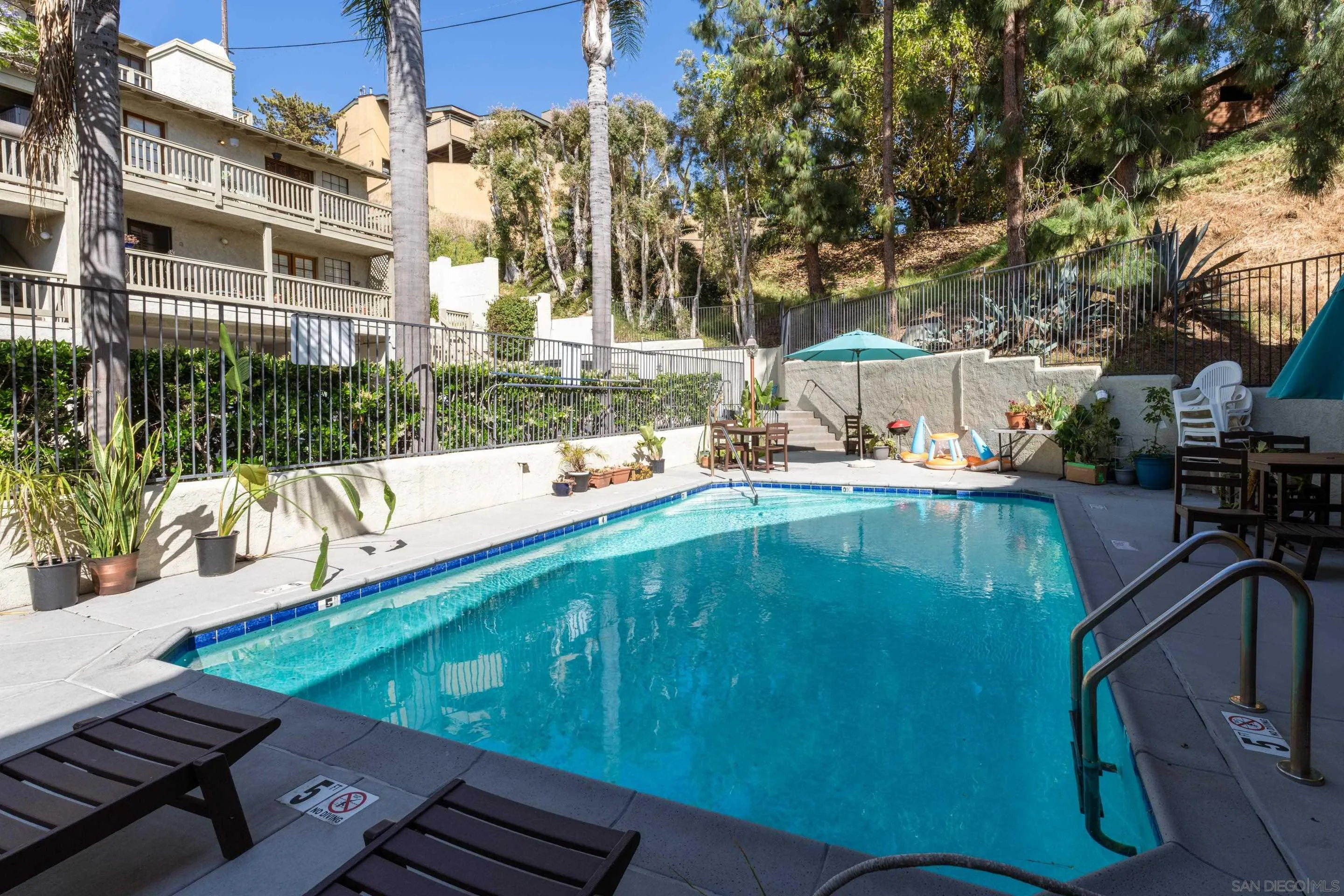 2235 Linwood Street Unit A6