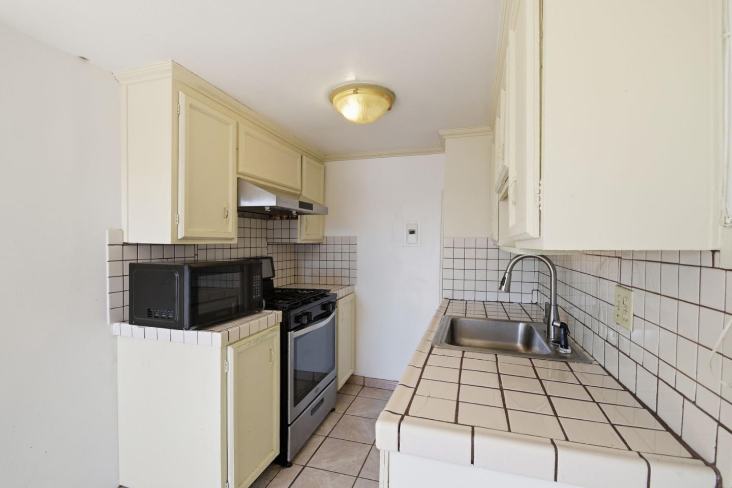 576 Sylvan Street 20