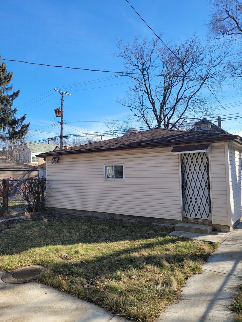 8633 S Marquette Avenue