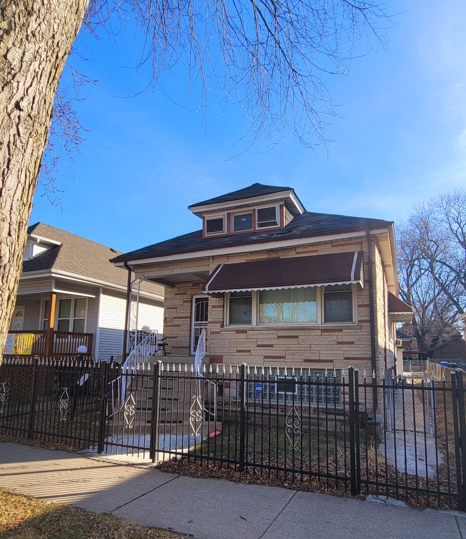 8633 S Marquette Avenue
