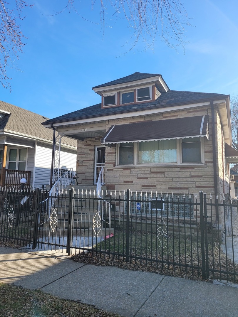 8633 S Marquette Avenue