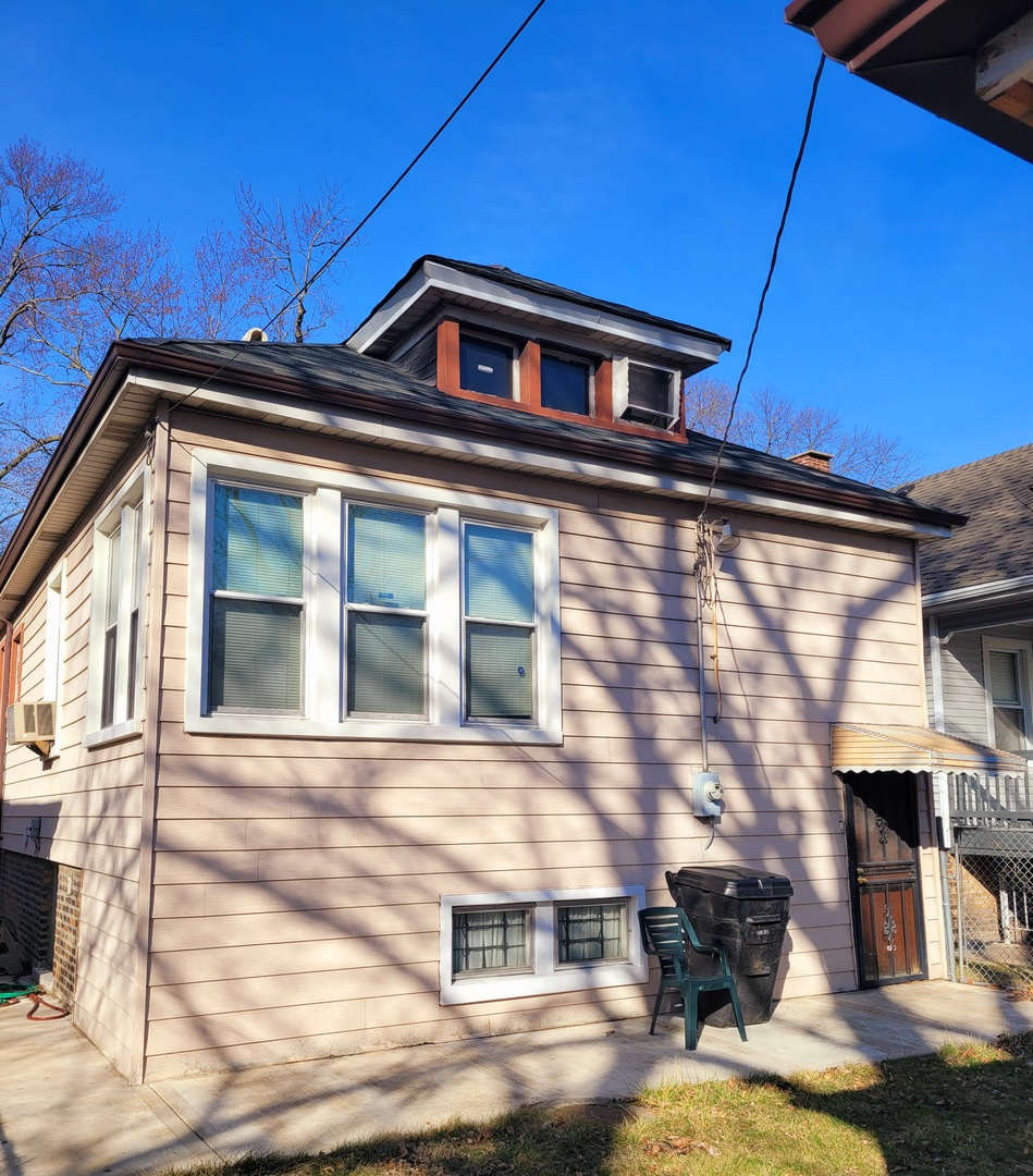 8633 S Marquette Avenue