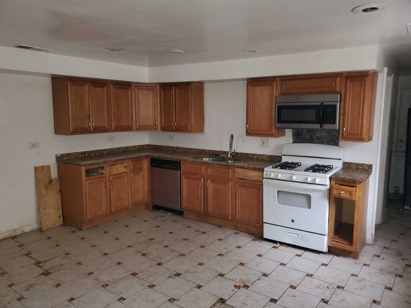 936 W 116TH Place