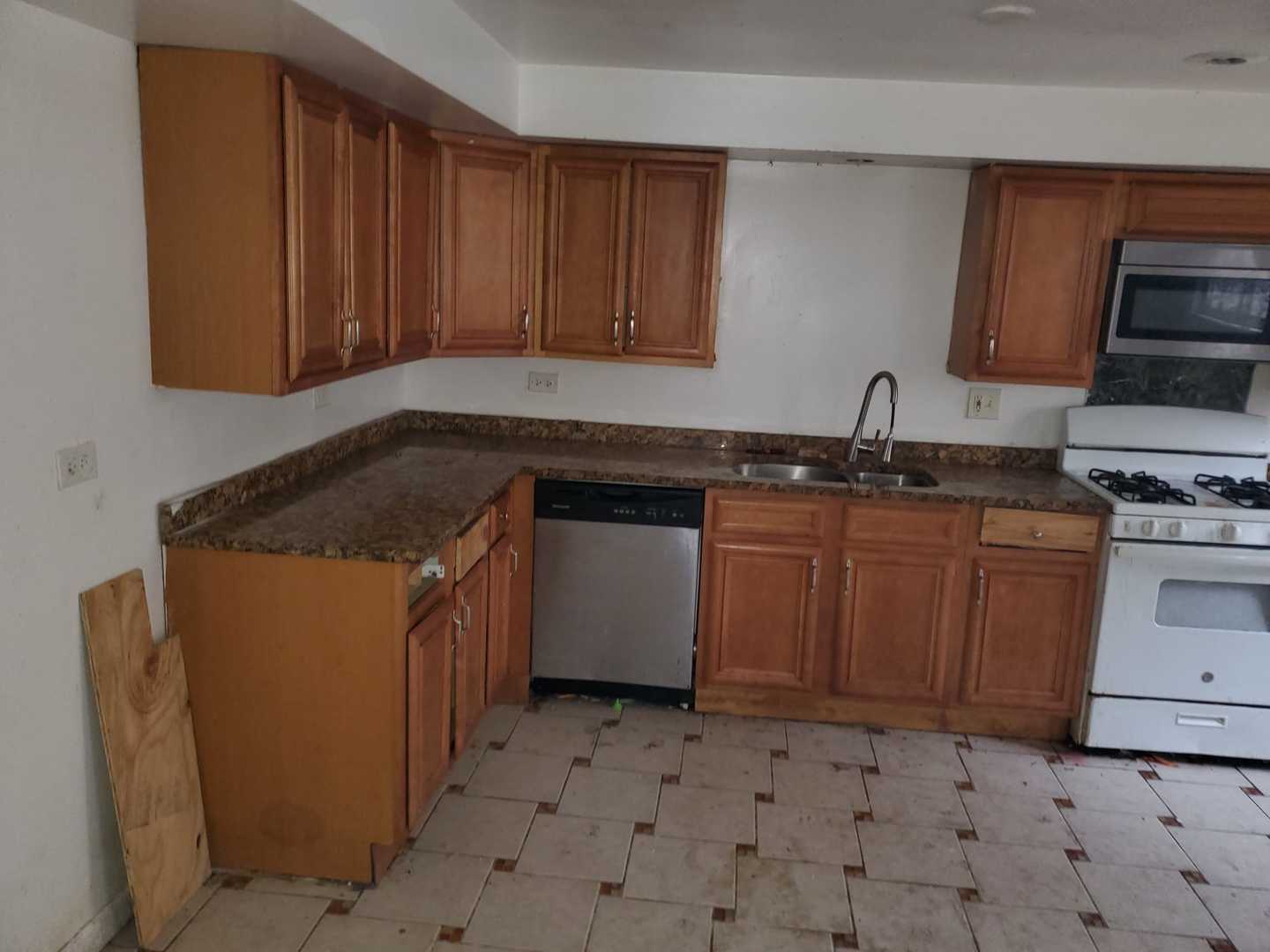 936 W 116TH Place