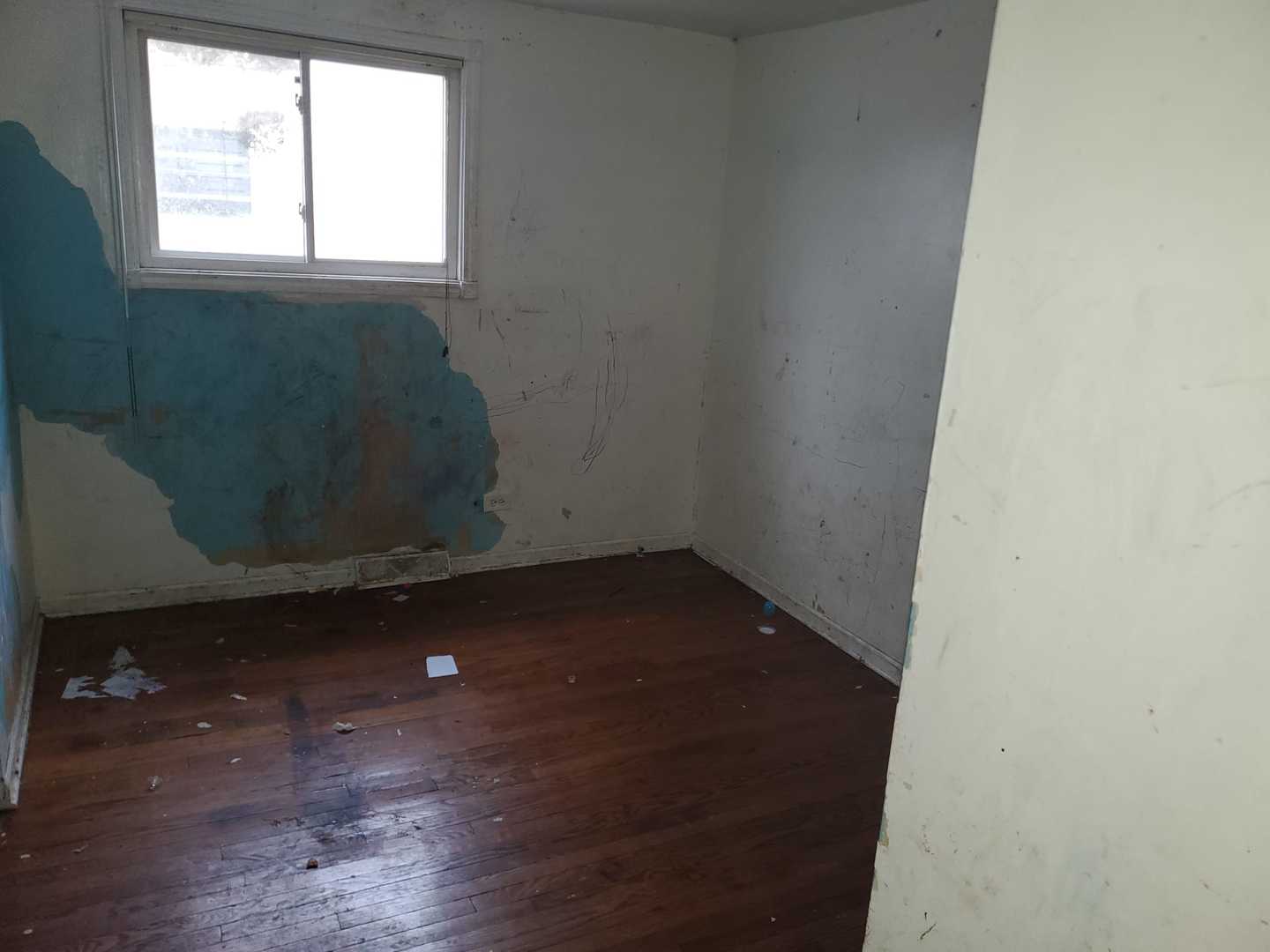 936 W 116TH Place