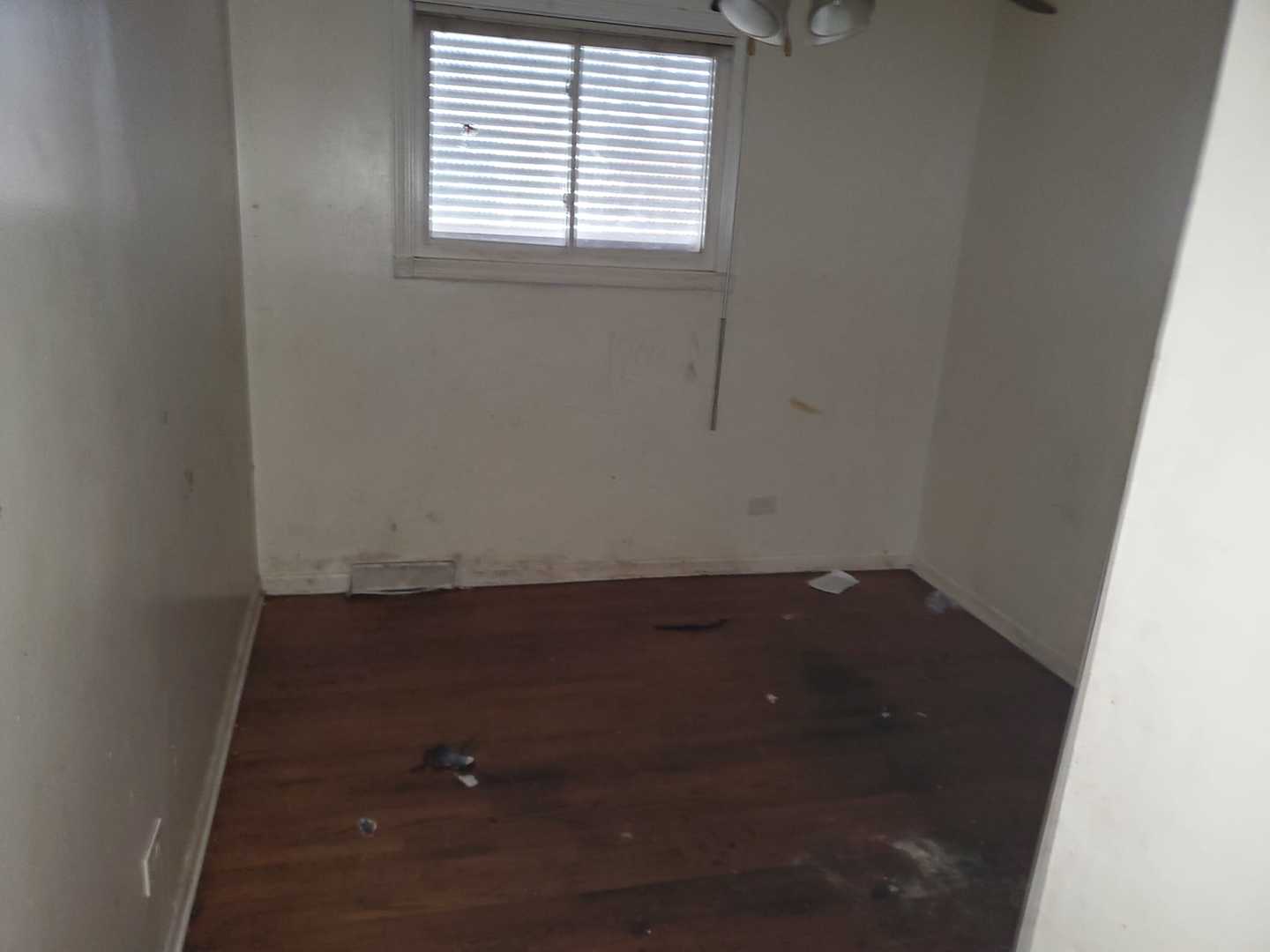 936 W 116TH Place