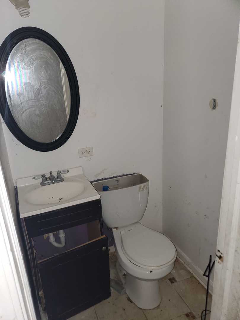 936 W 116TH Place