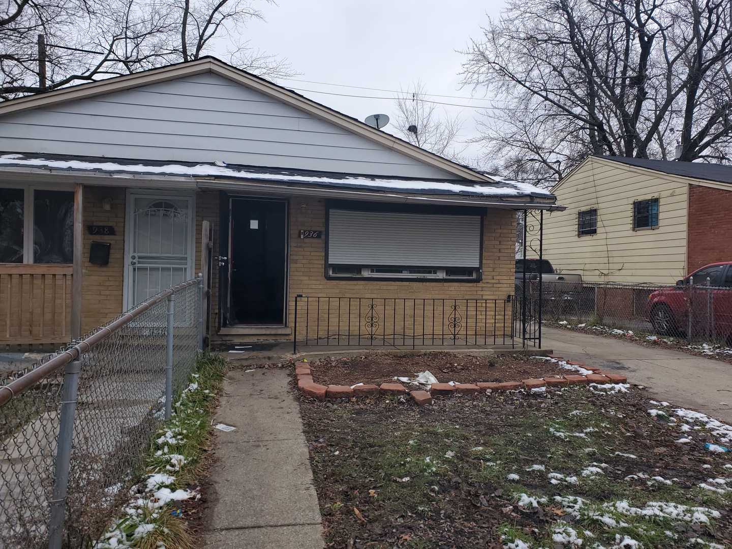 936 W 116TH Place