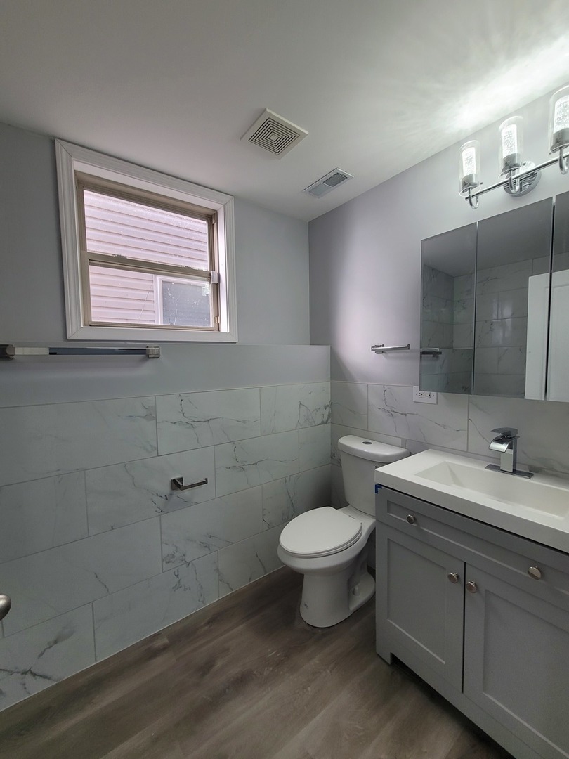 826 E 89TH Street