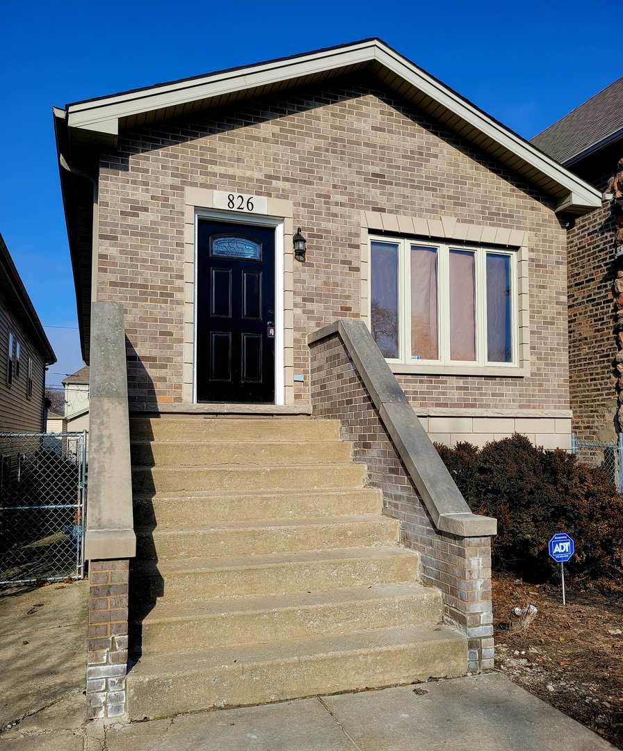 826 E 89TH Street