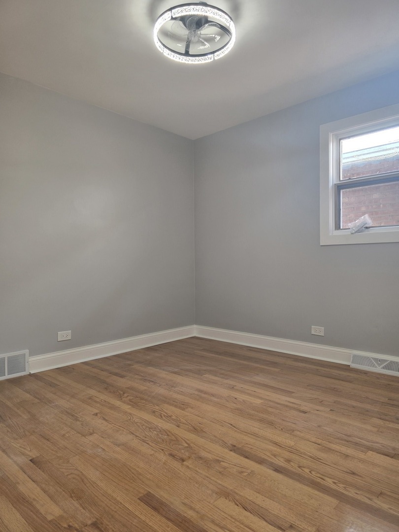 9727 S michigan Avenue S