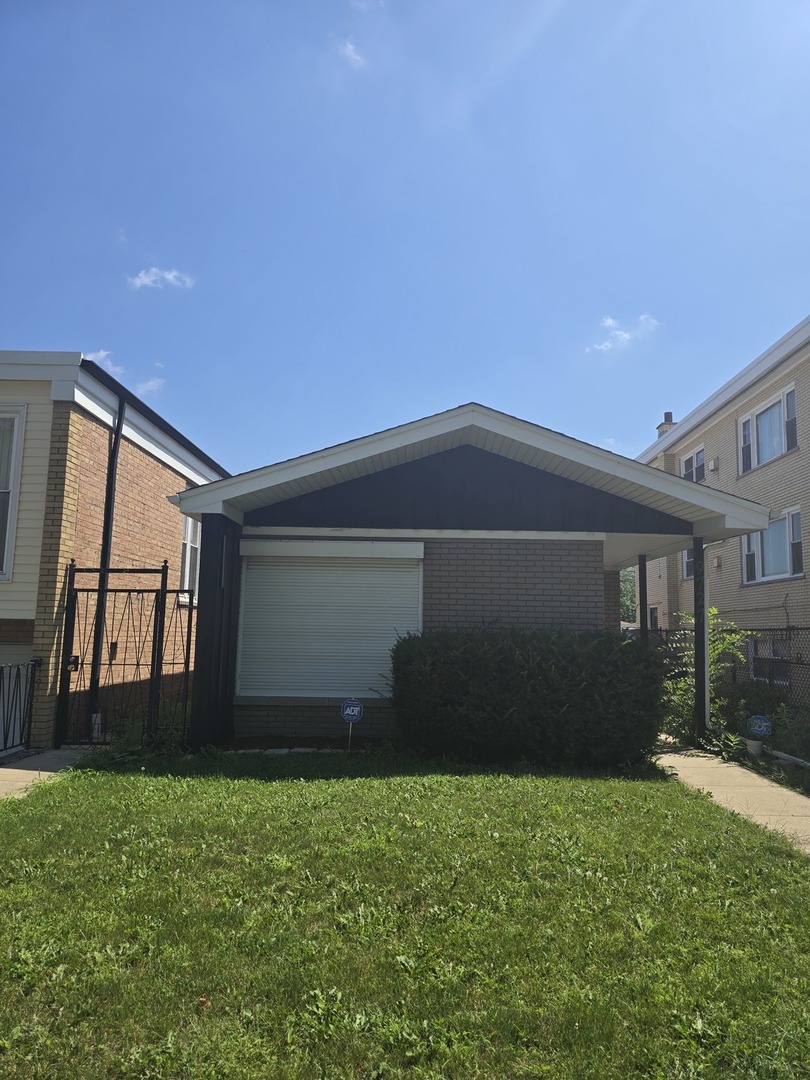 9727 S michigan Avenue S