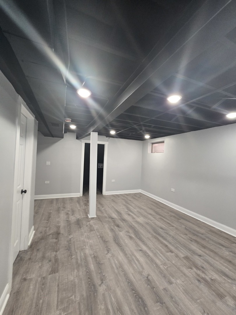 9727 S michigan Avenue S