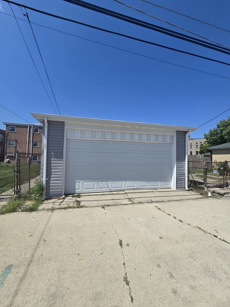 9727 S michigan Avenue S