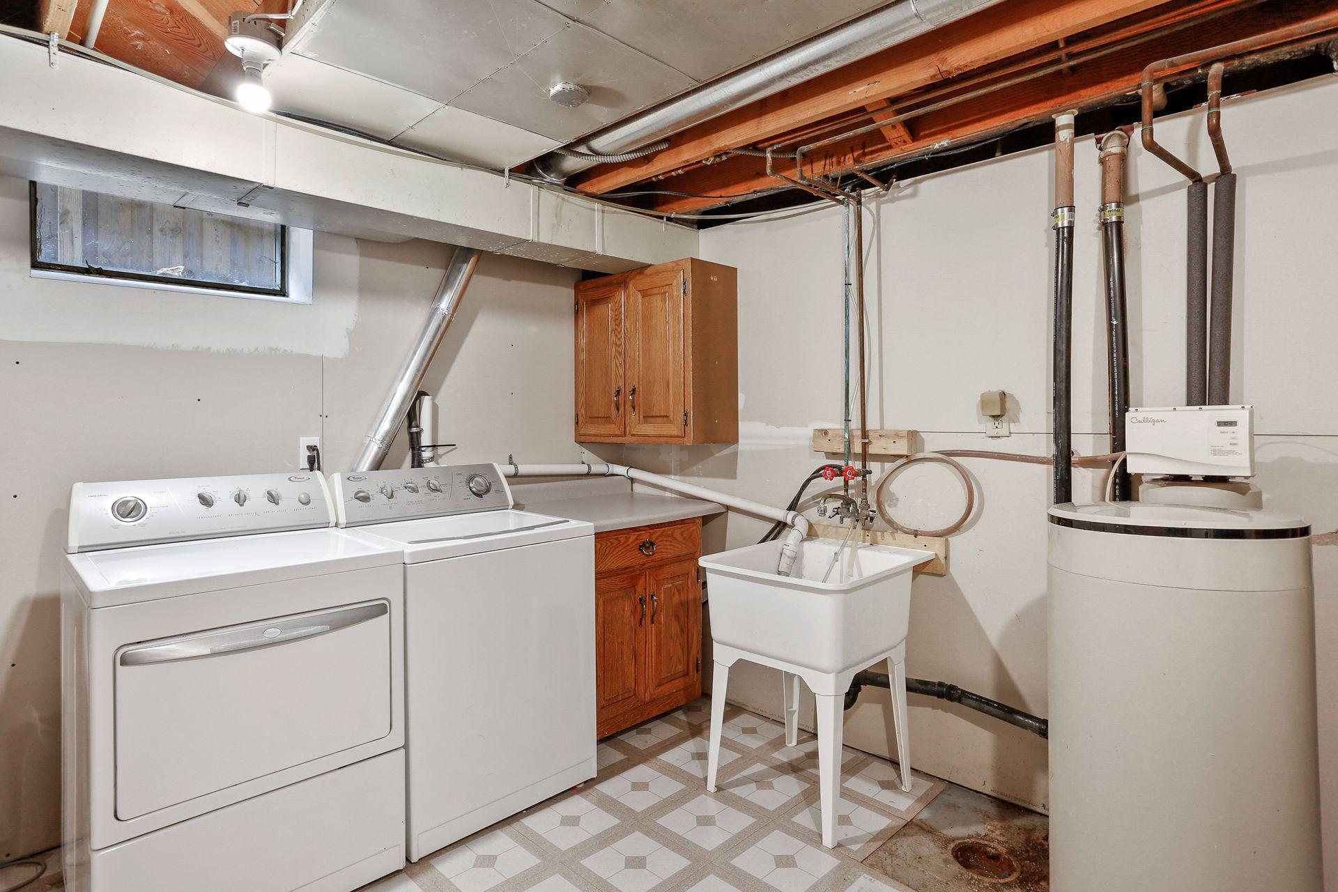 3244 Indiana Avenue N