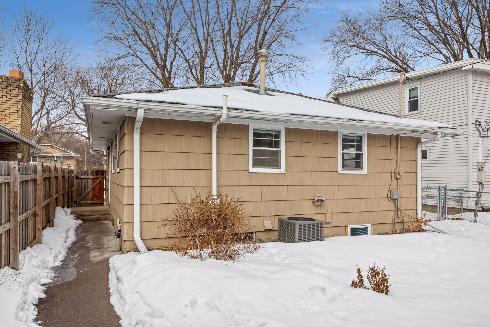 3244 Indiana Avenue N