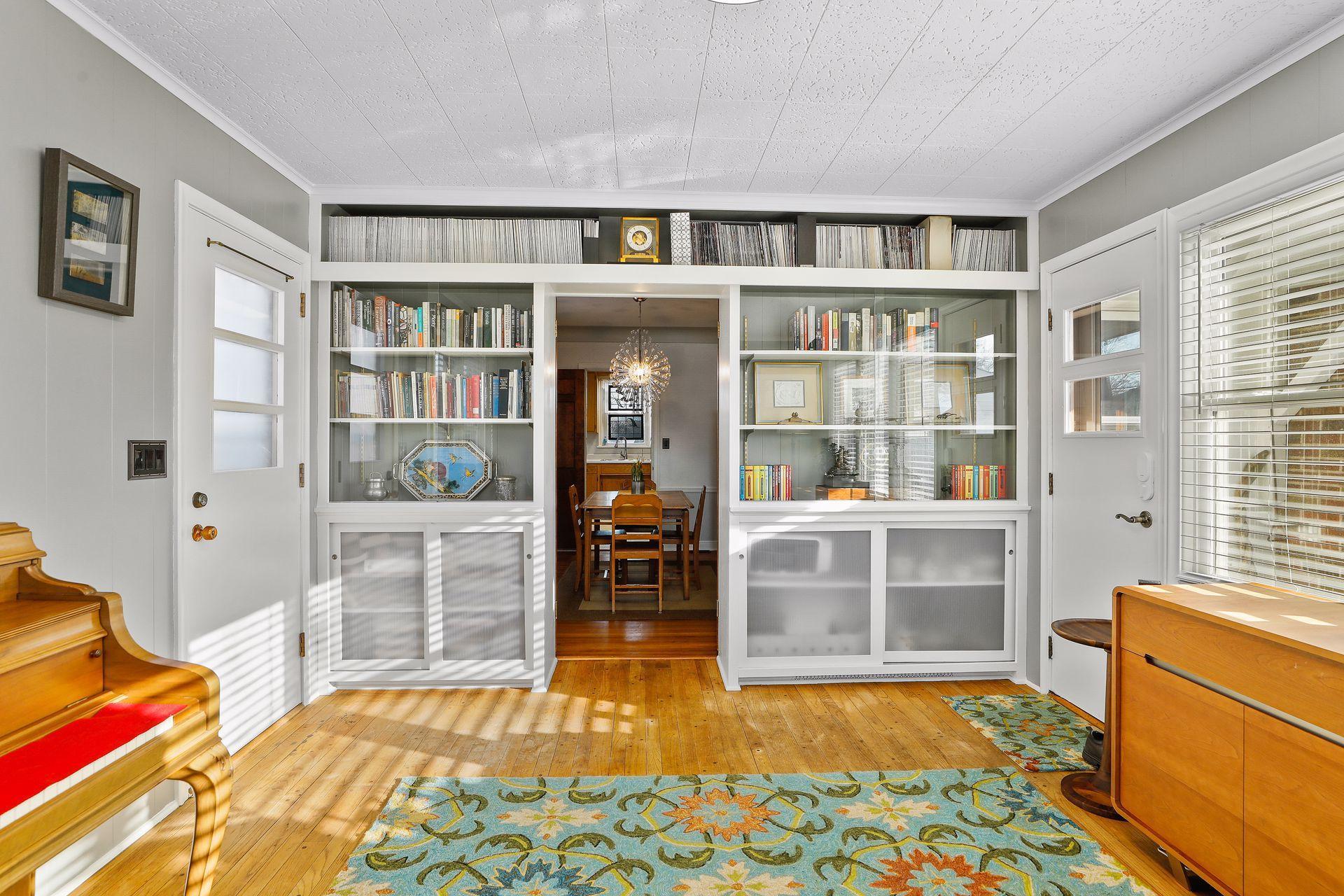 762 Montana Avenue E