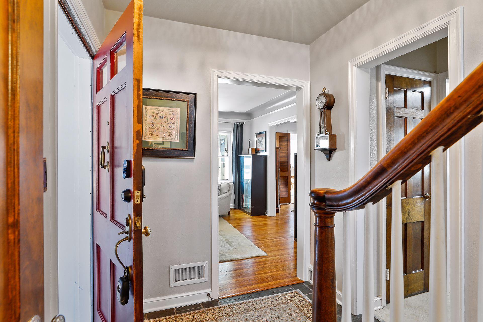 762 Montana Avenue E