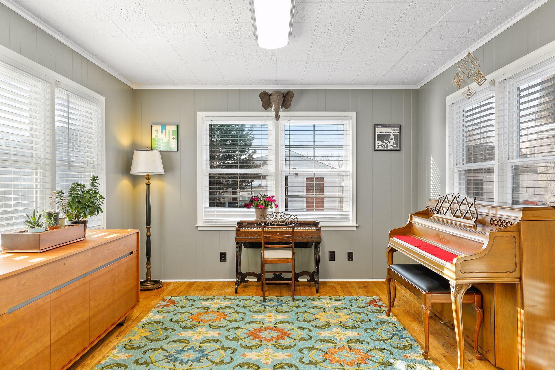 762 Montana Avenue E