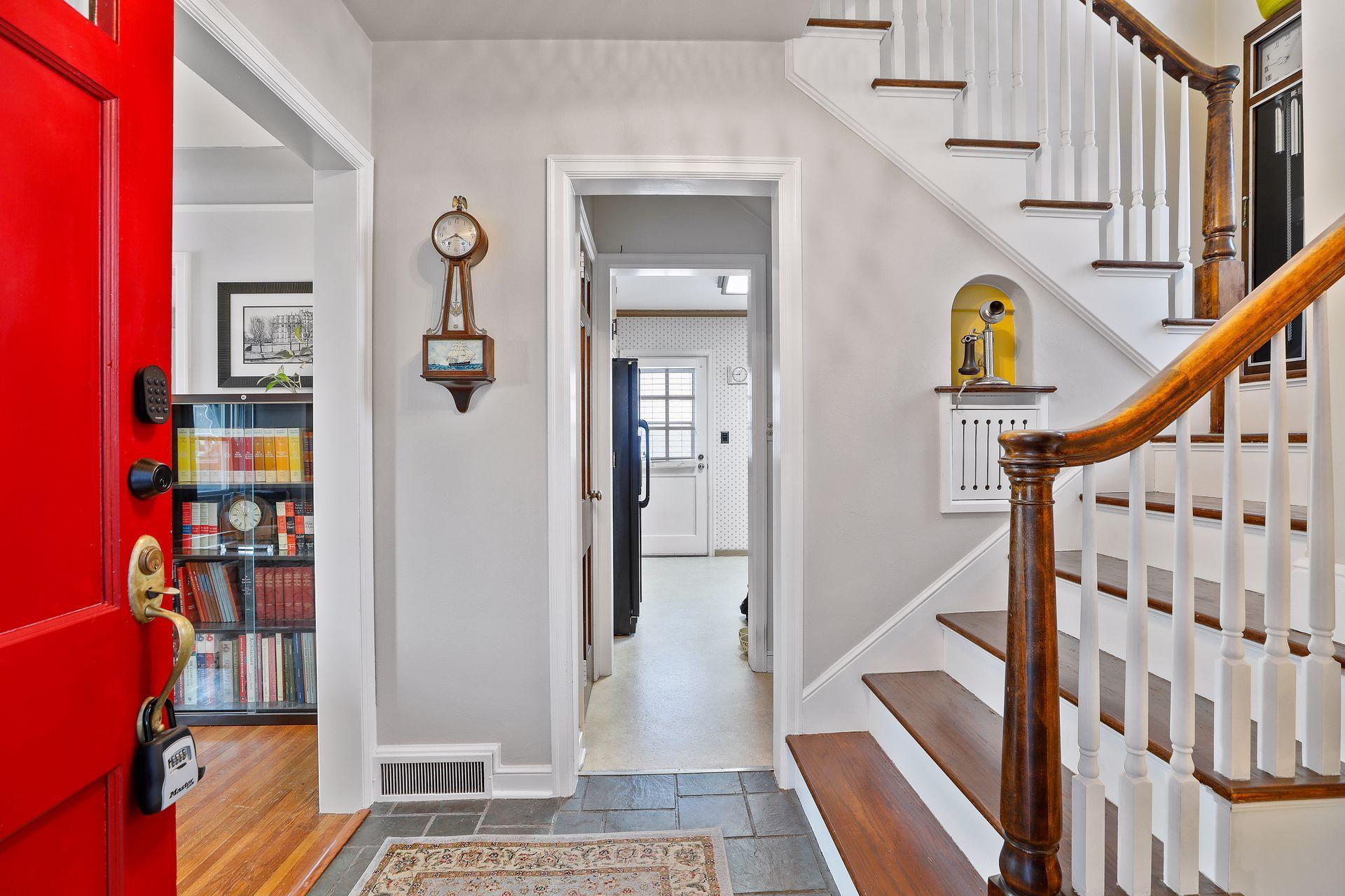 762 Montana Avenue E