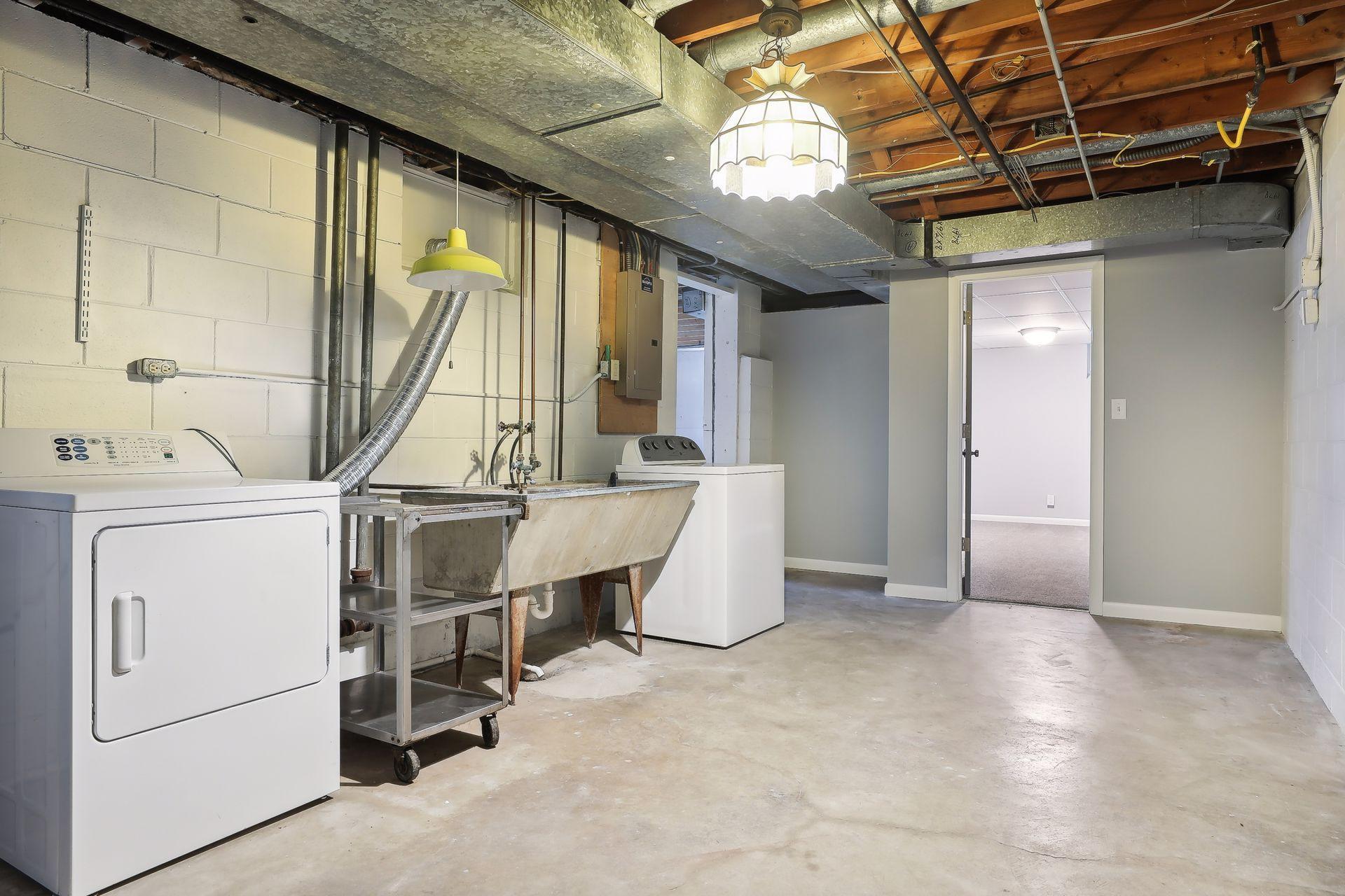 1686 Skillman Avenue W