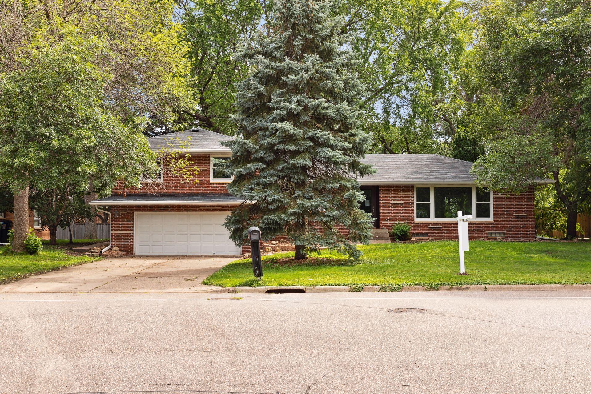 1686 Skillman Avenue W