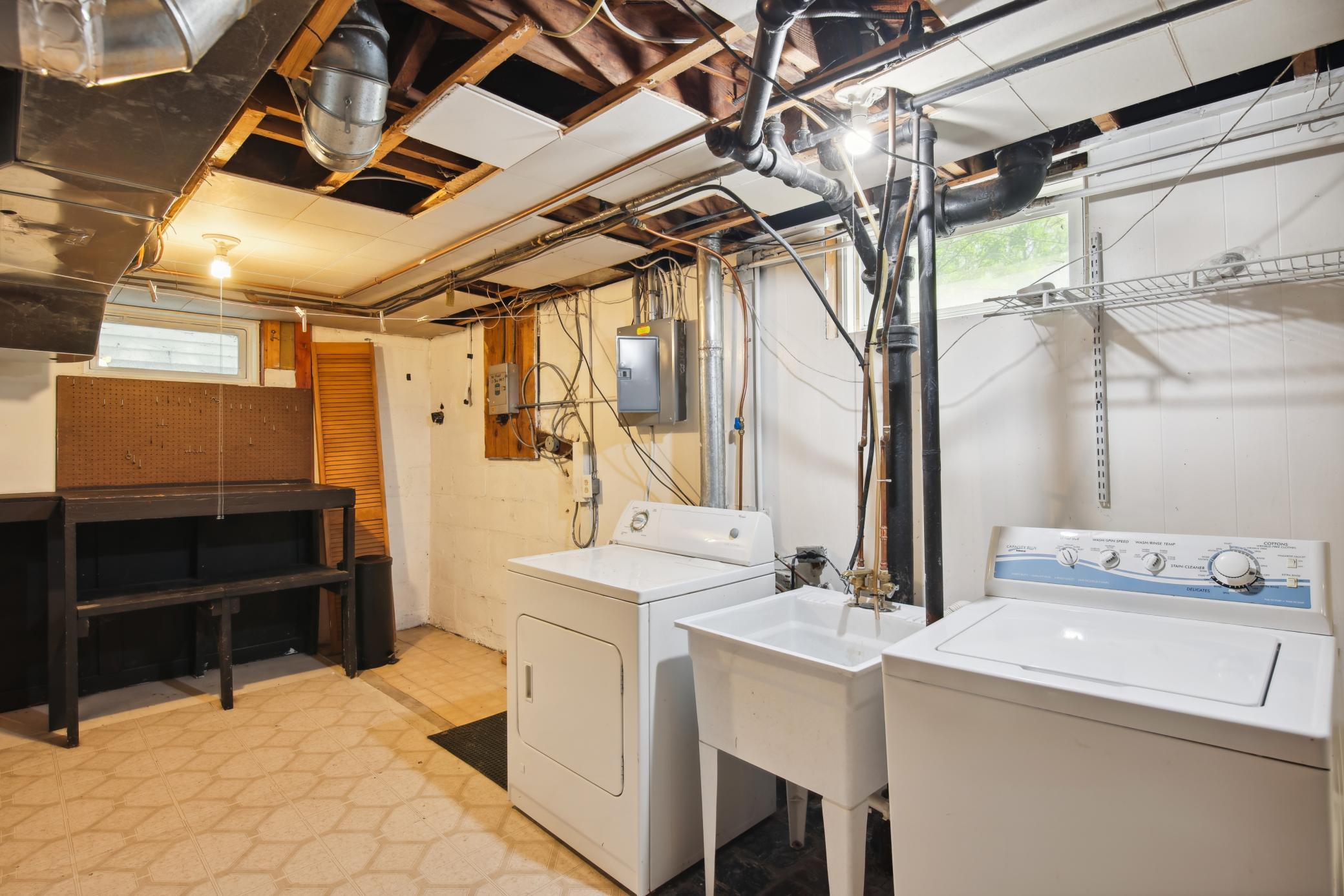 3605 Quebec Avenue S