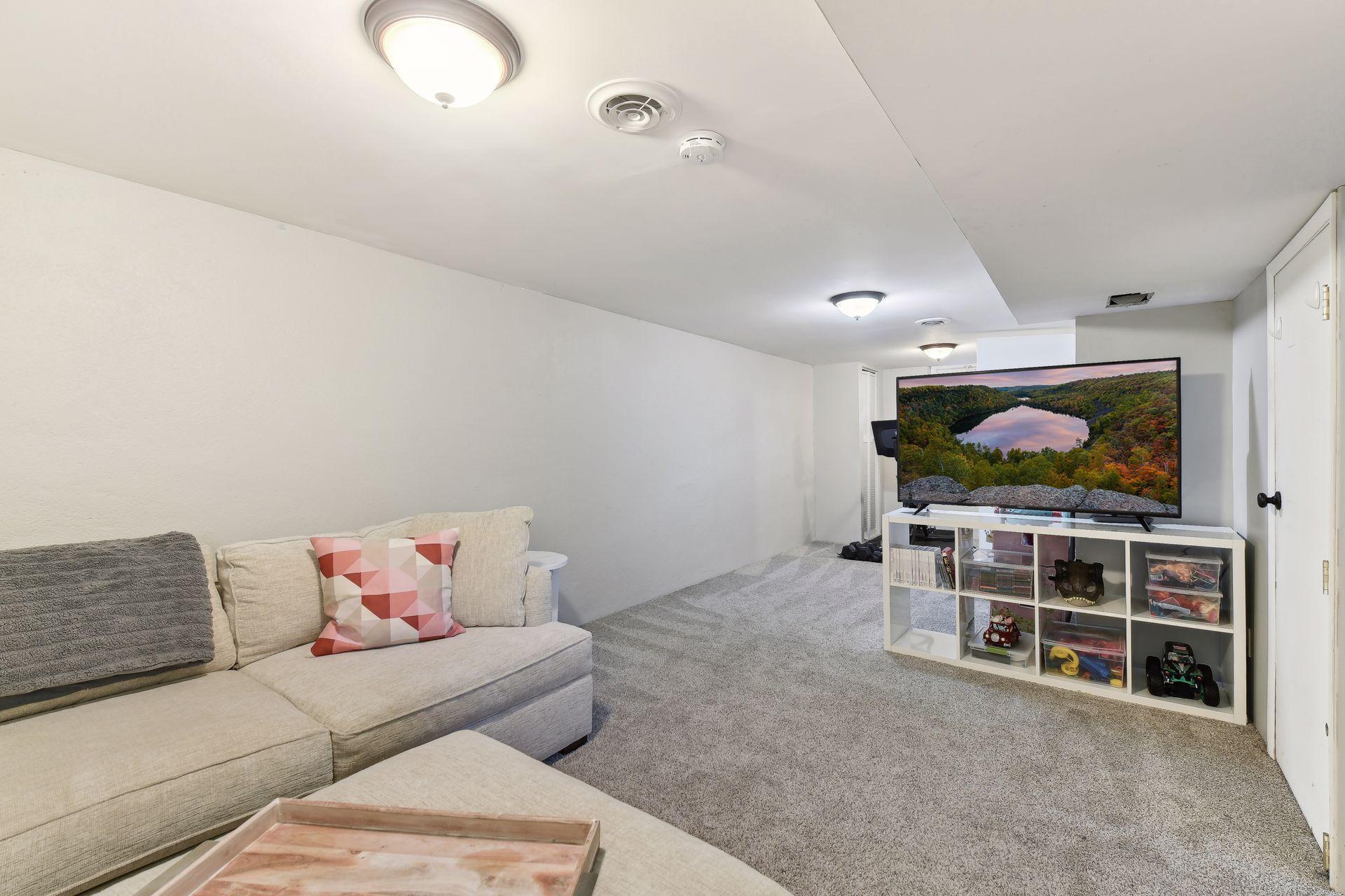 7433 Xerxes Avenue S