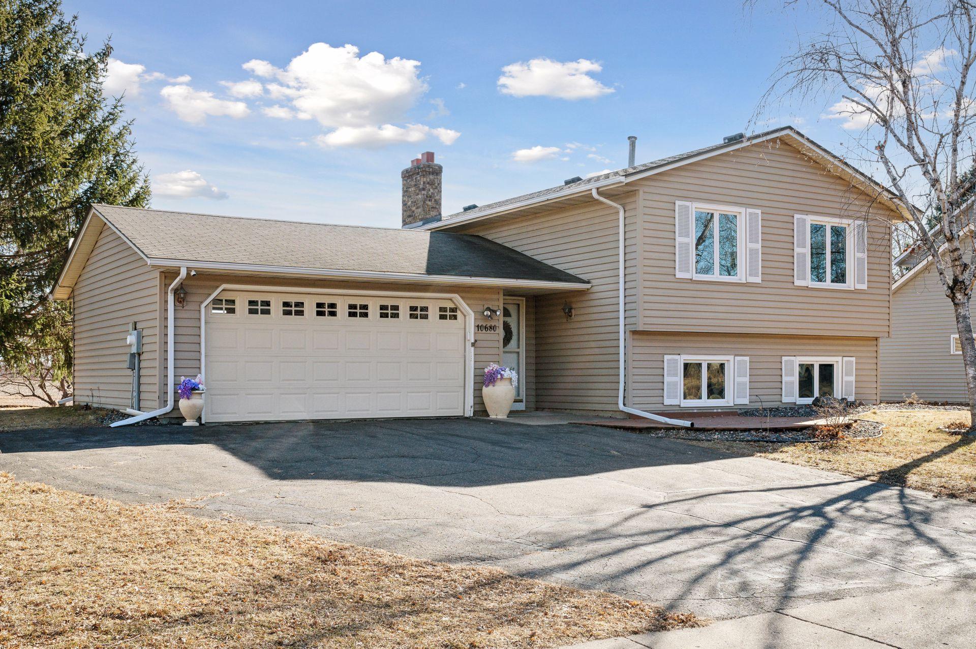 10680 Lancaster Lane N