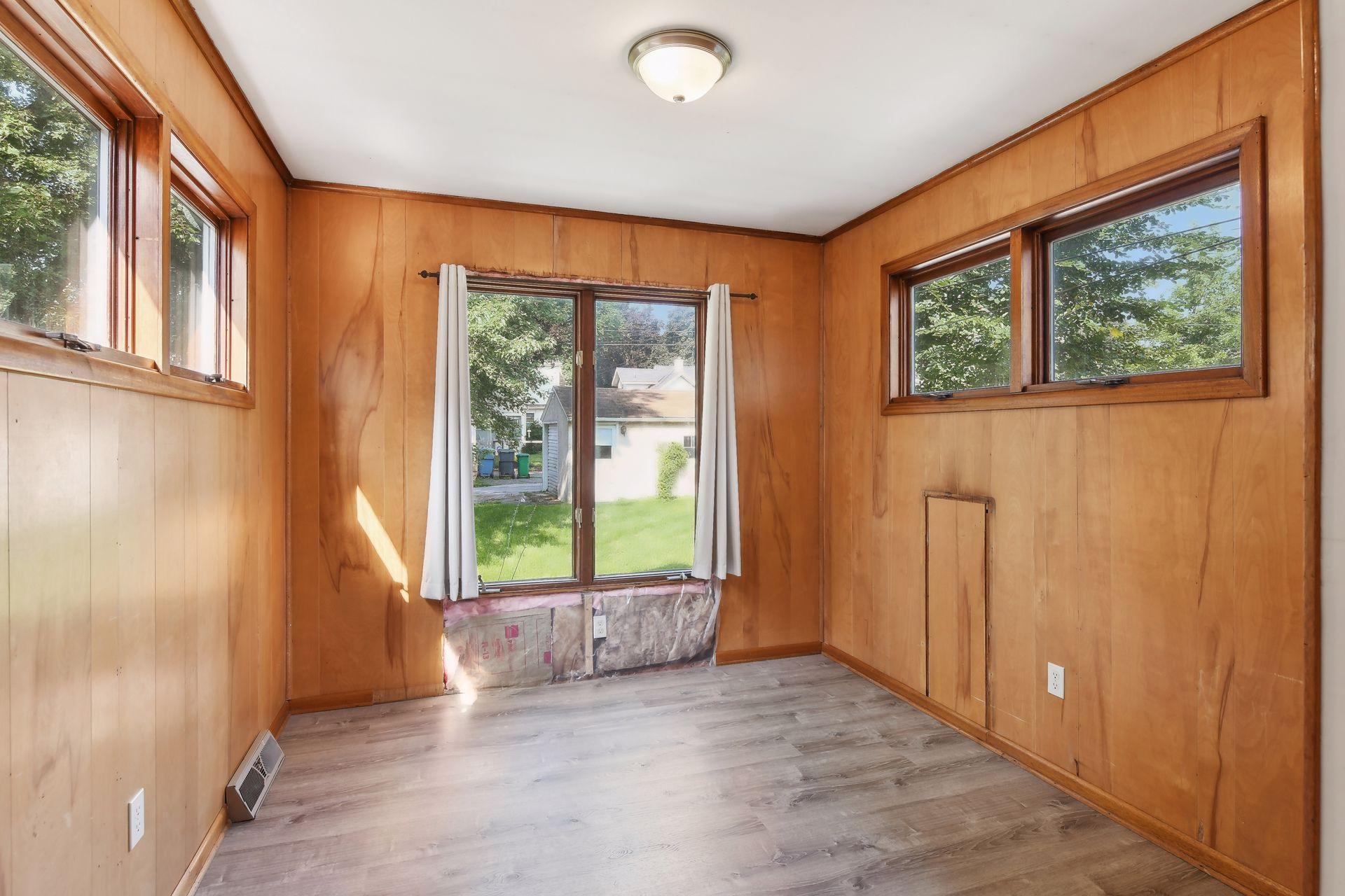 3134 Hayes Street NE