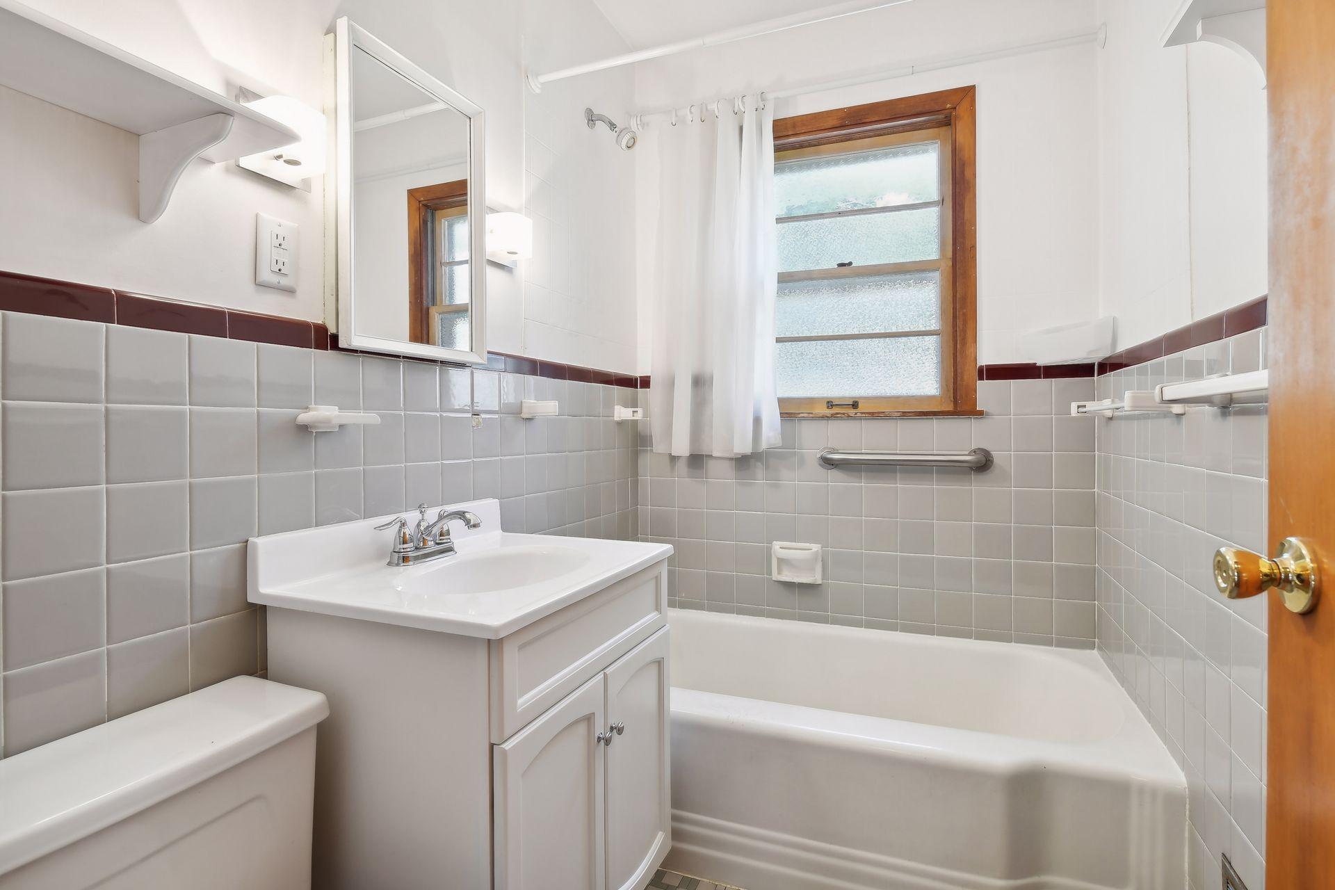 3134 Hayes Street NE