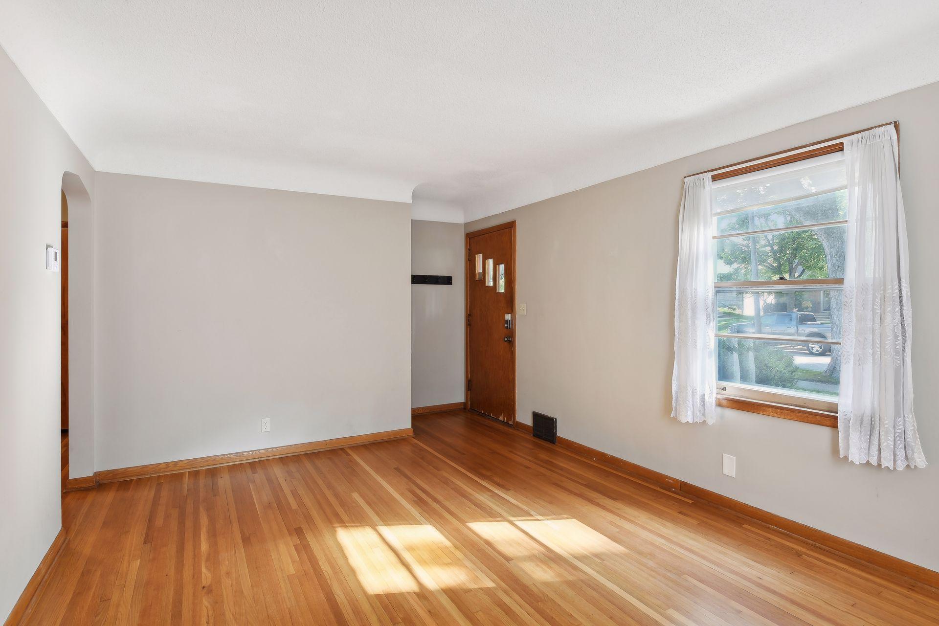 3134 Hayes Street NE