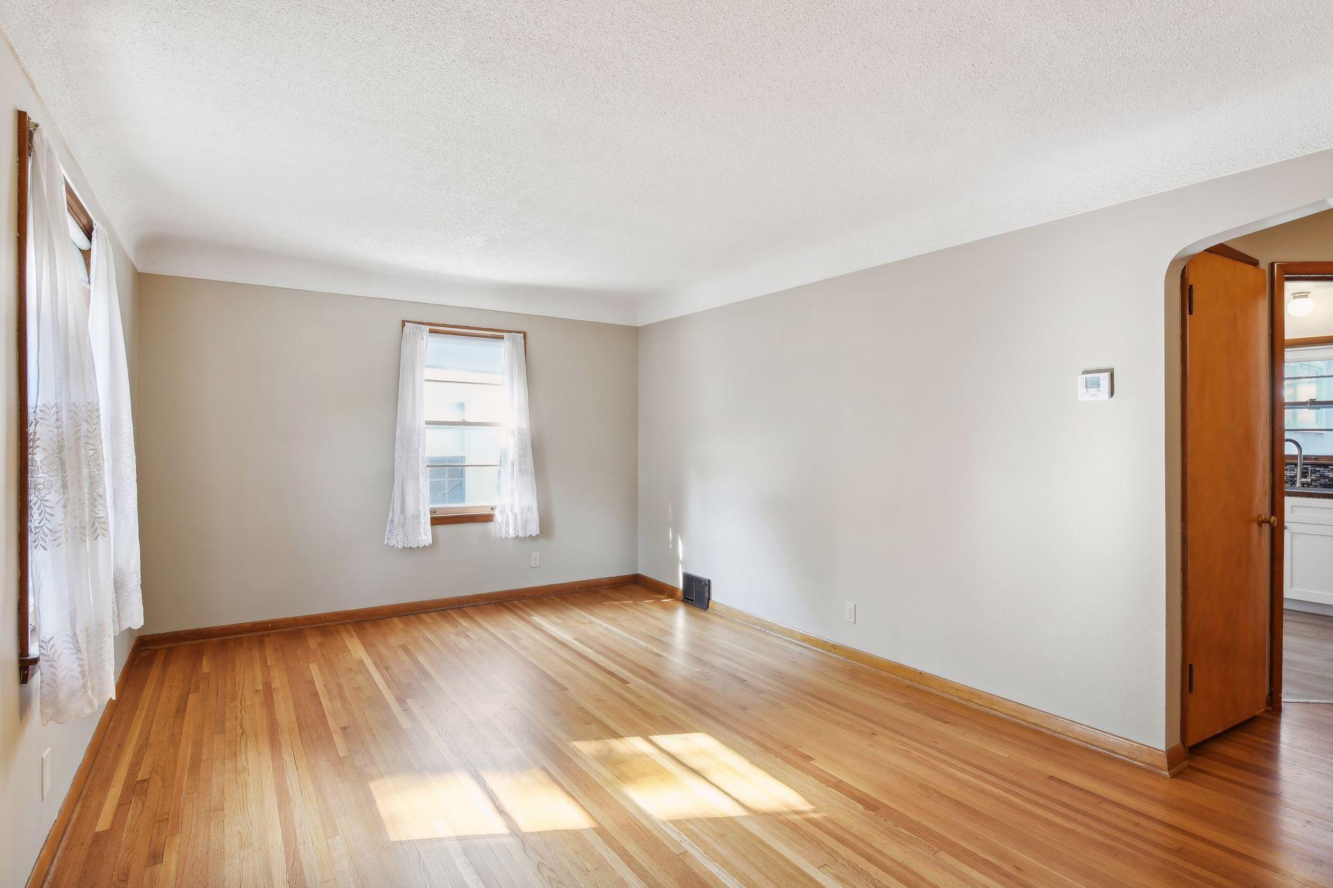 3134 Hayes Street NE