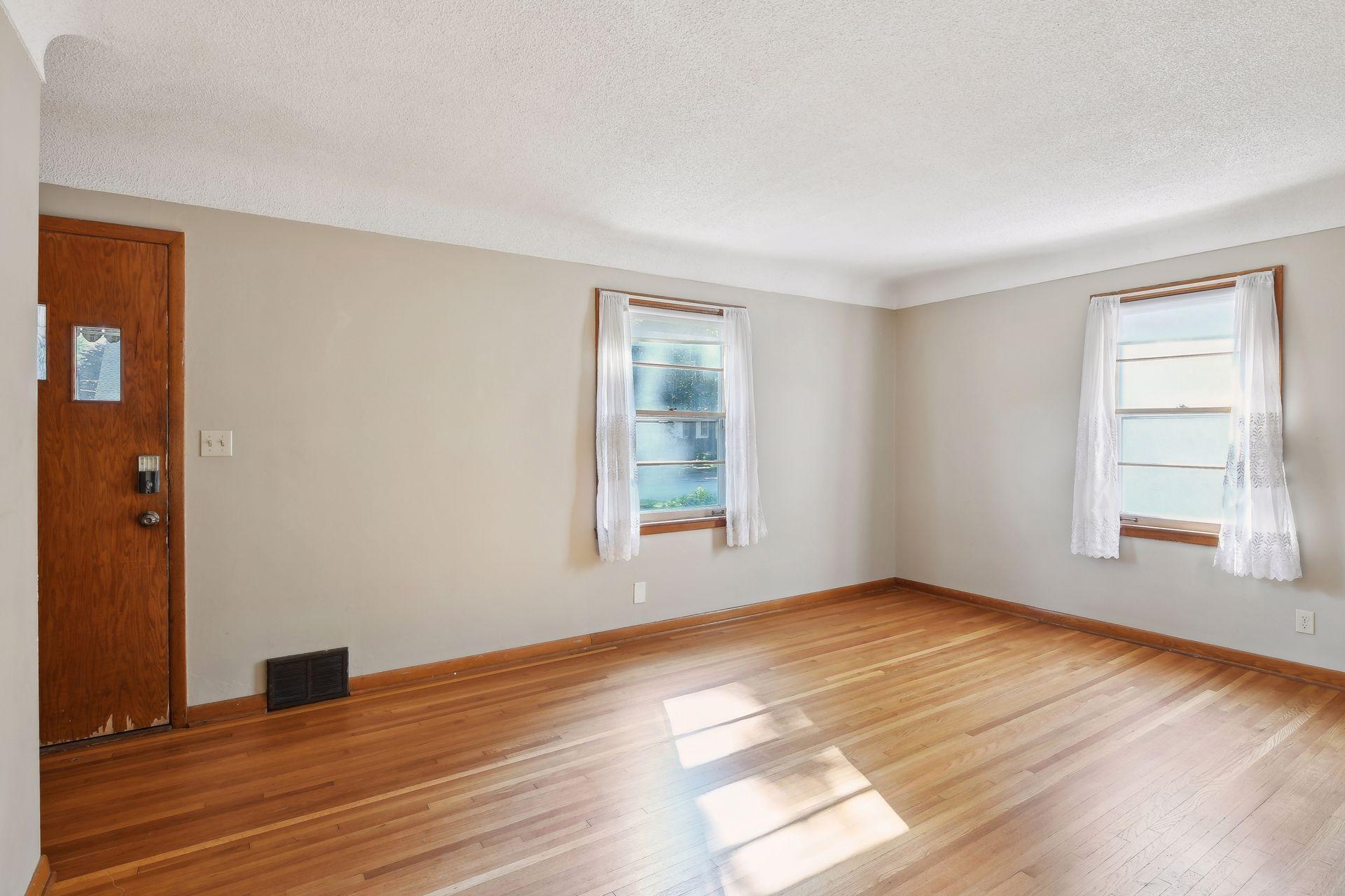 3134 Hayes Street NE