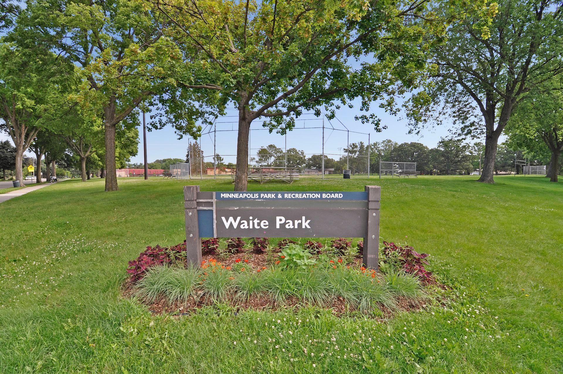 3134 Hayes Street NE