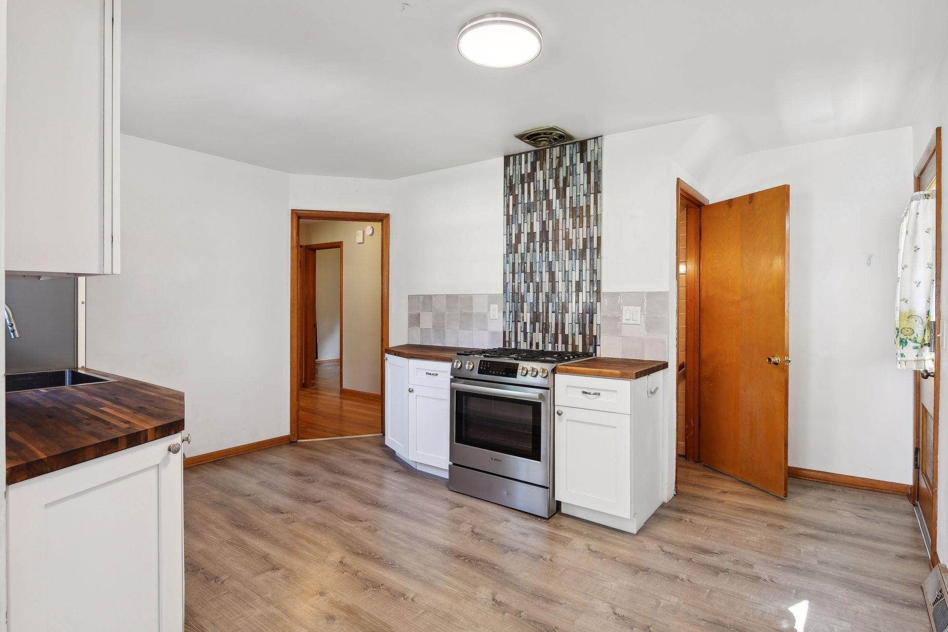 3134 Hayes Street NE