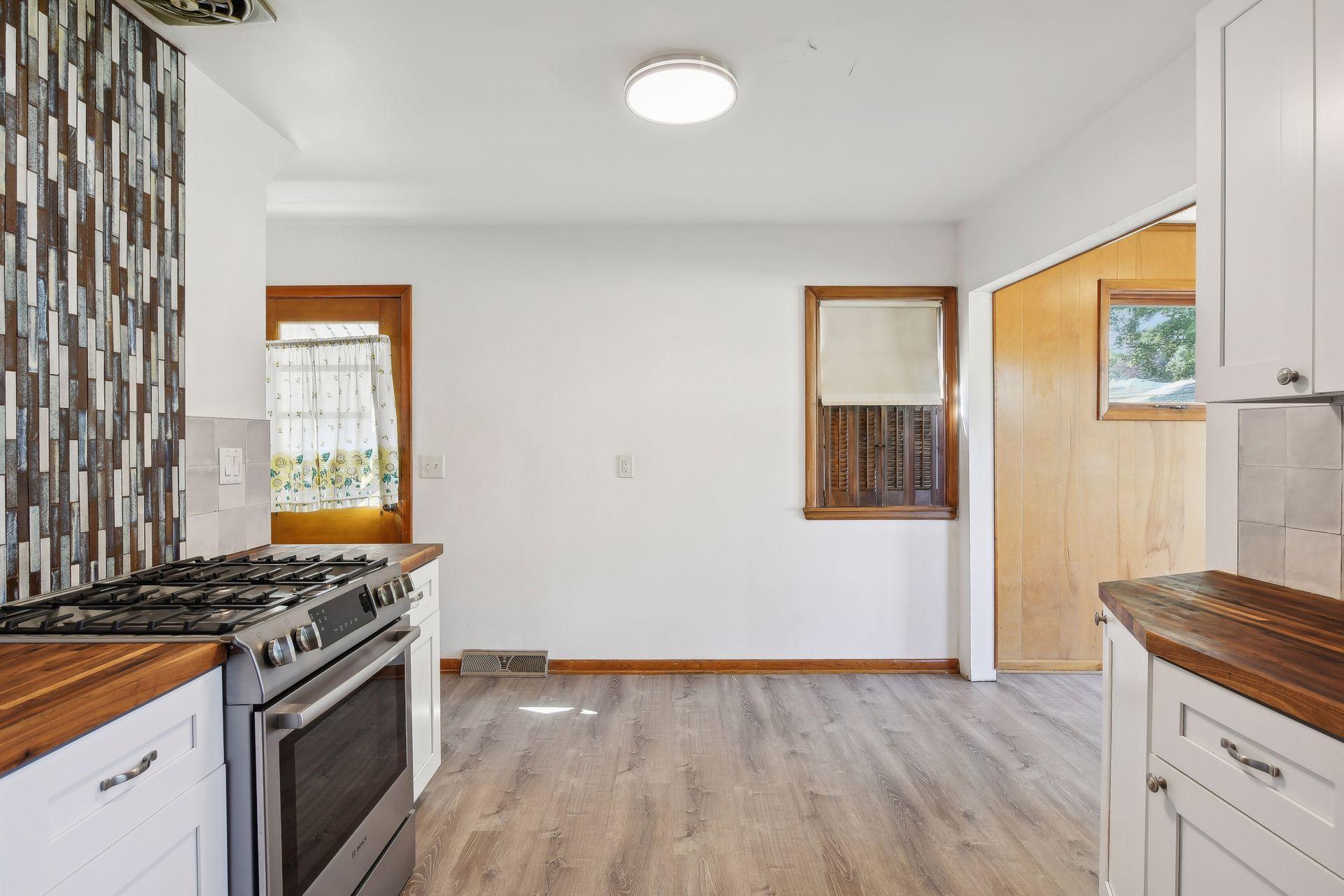 3134 Hayes Street NE