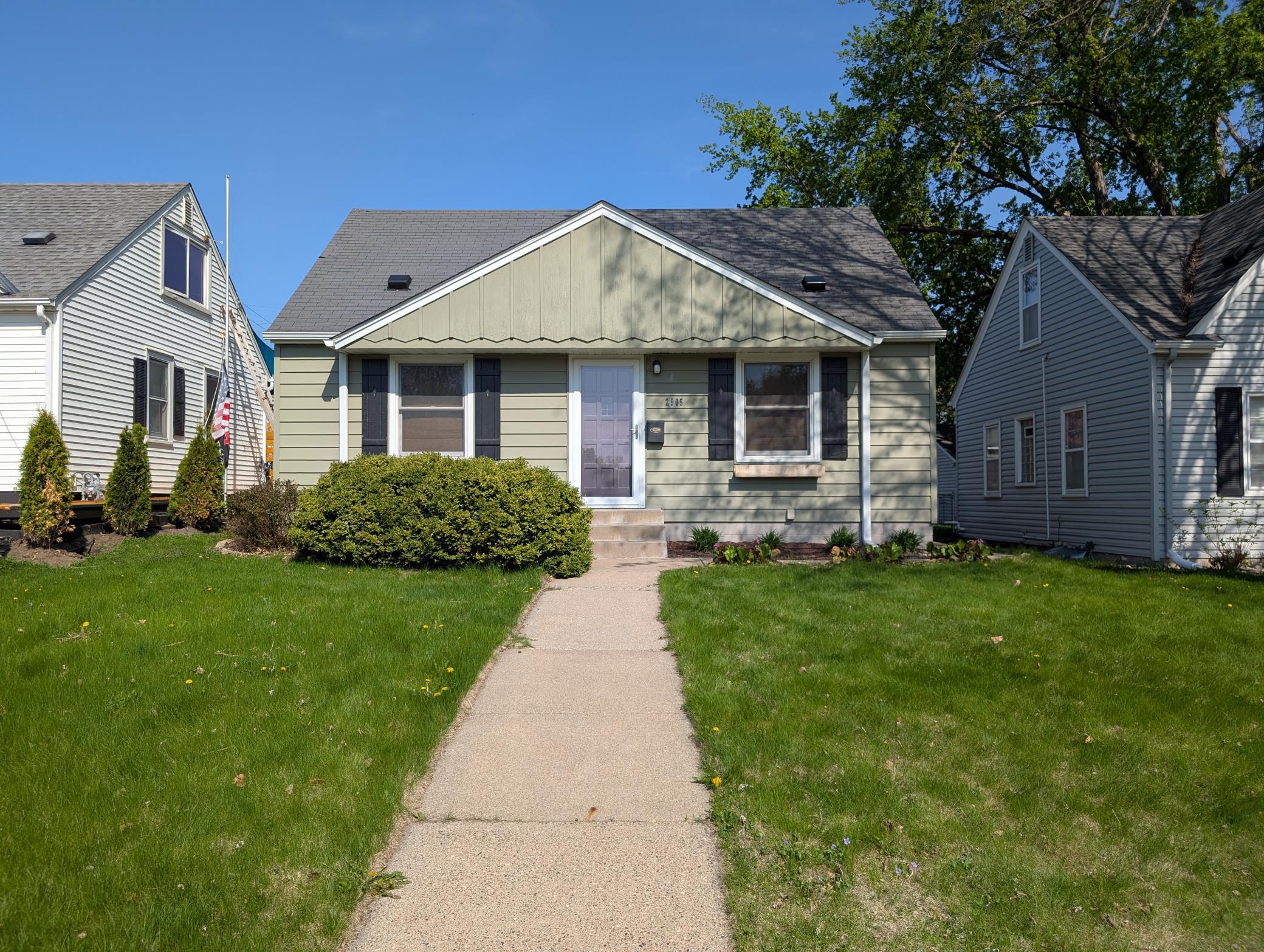 2905 Colorado Avenue S