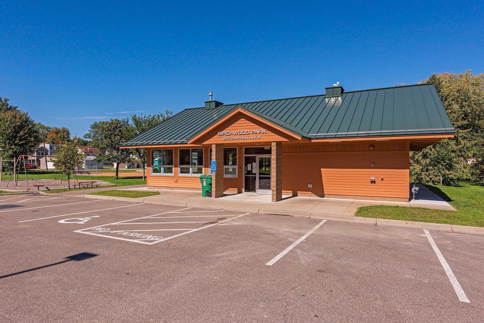 2648 Yosemite Avenue S