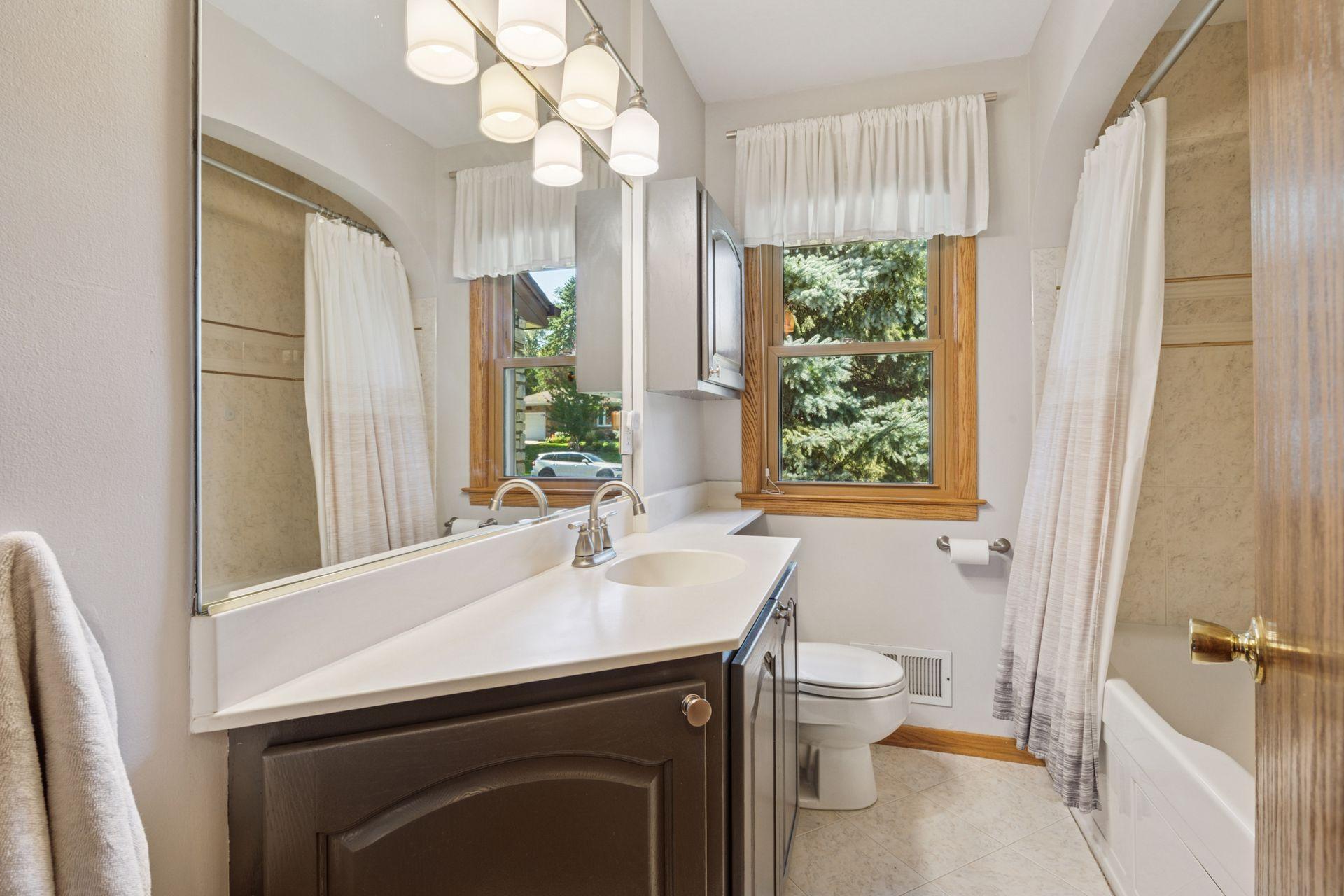 2648 Yosemite Avenue S