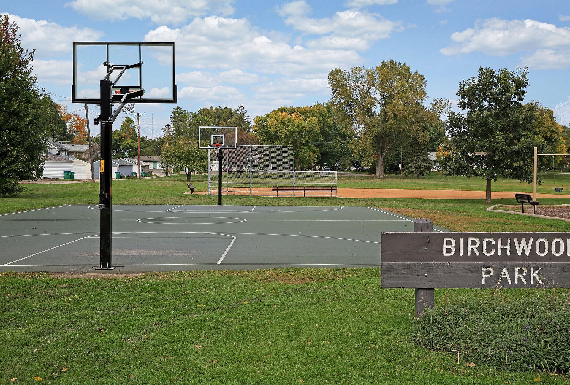 2648 Yosemite Avenue S