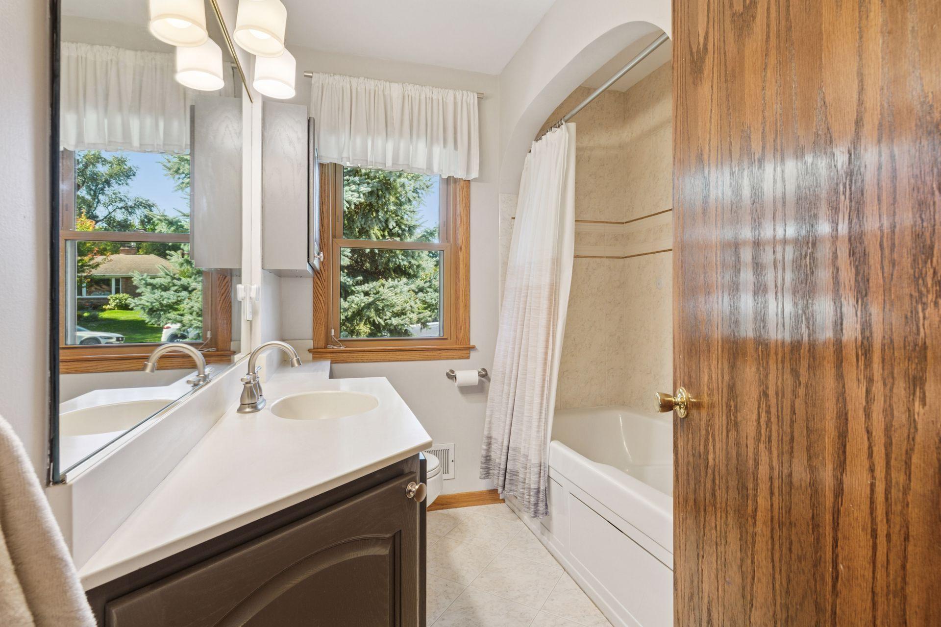 2648 Yosemite Avenue S