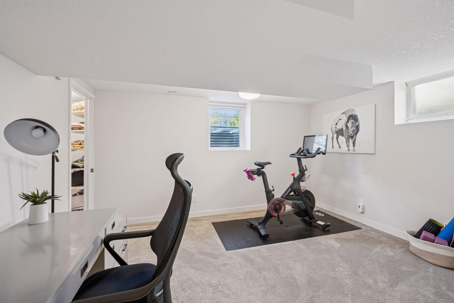 2648 Yosemite Avenue S