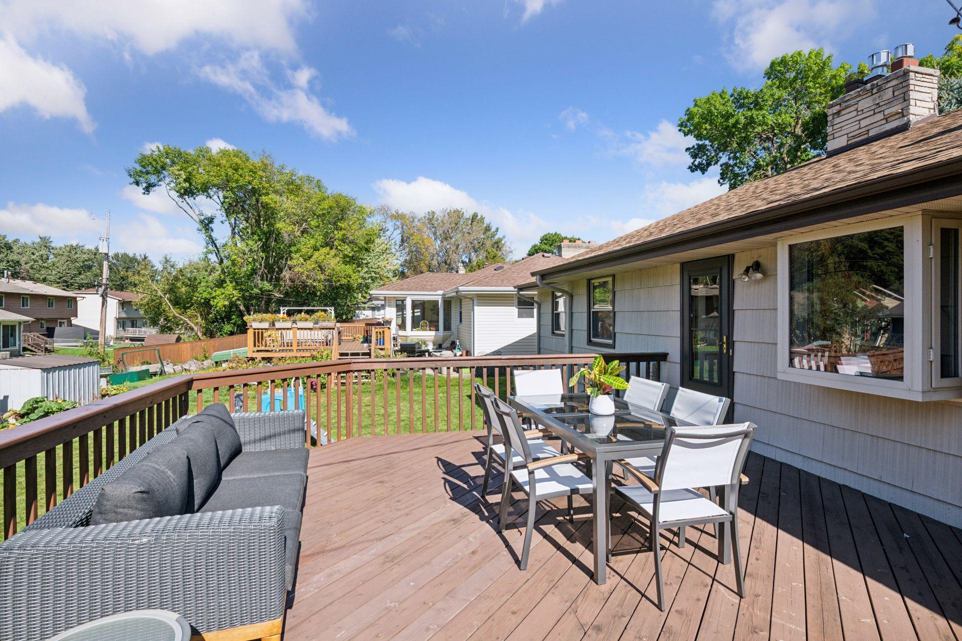 2648 Yosemite Avenue S