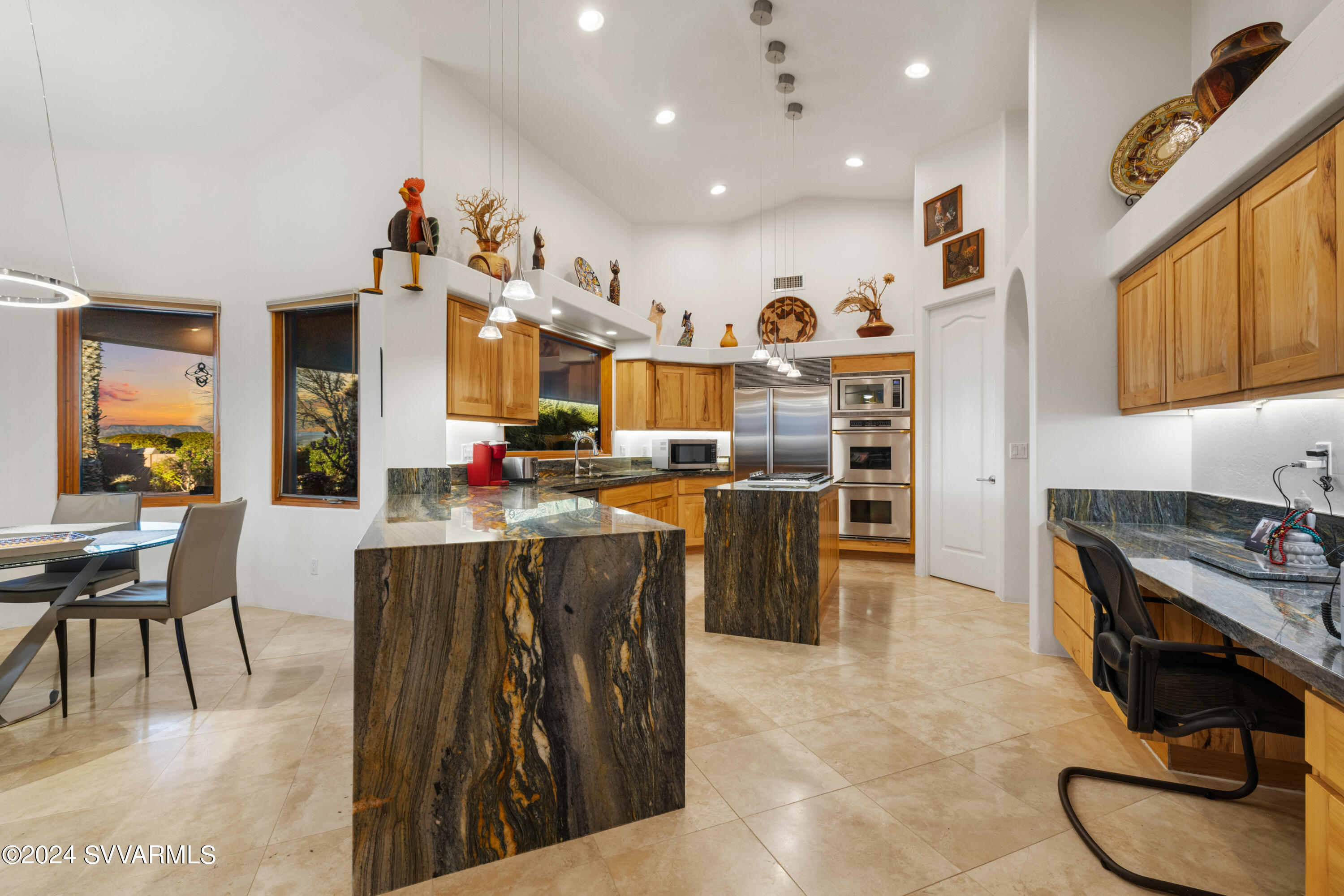 2665 S Peaktop View Drive
